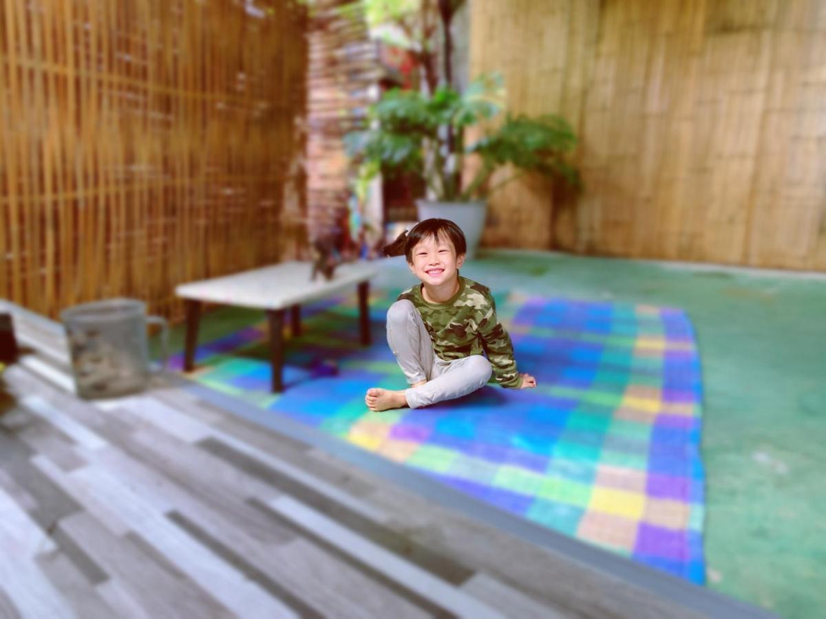 Fundee Story Guesthouse Bamboo House In Chiang Mai Old Town Екстериор снимка