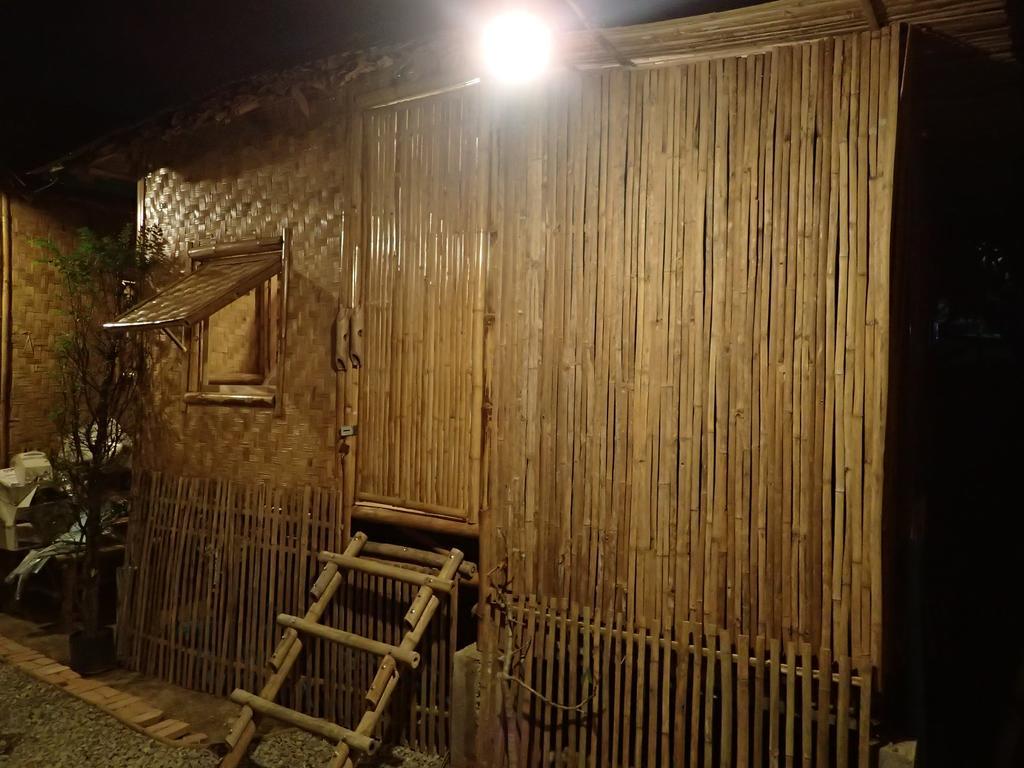 Fundee Story Guesthouse Bamboo House In Chiang Mai Old Town Екстериор снимка