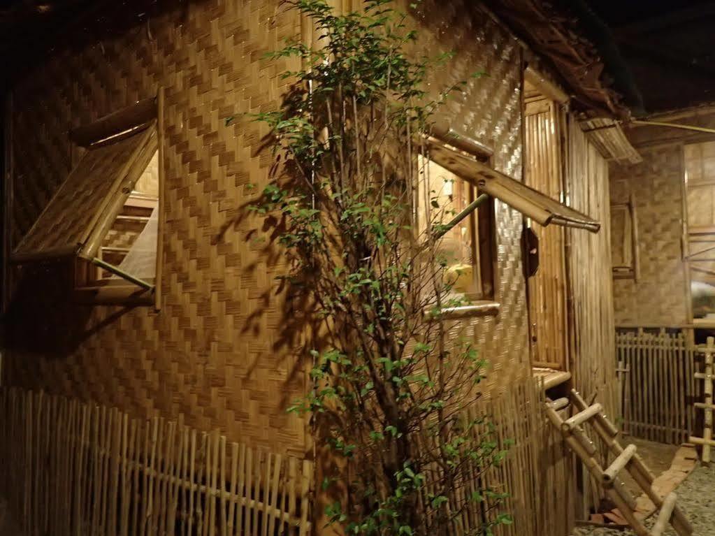 Fundee Story Guesthouse Bamboo House In Chiang Mai Old Town Екстериор снимка